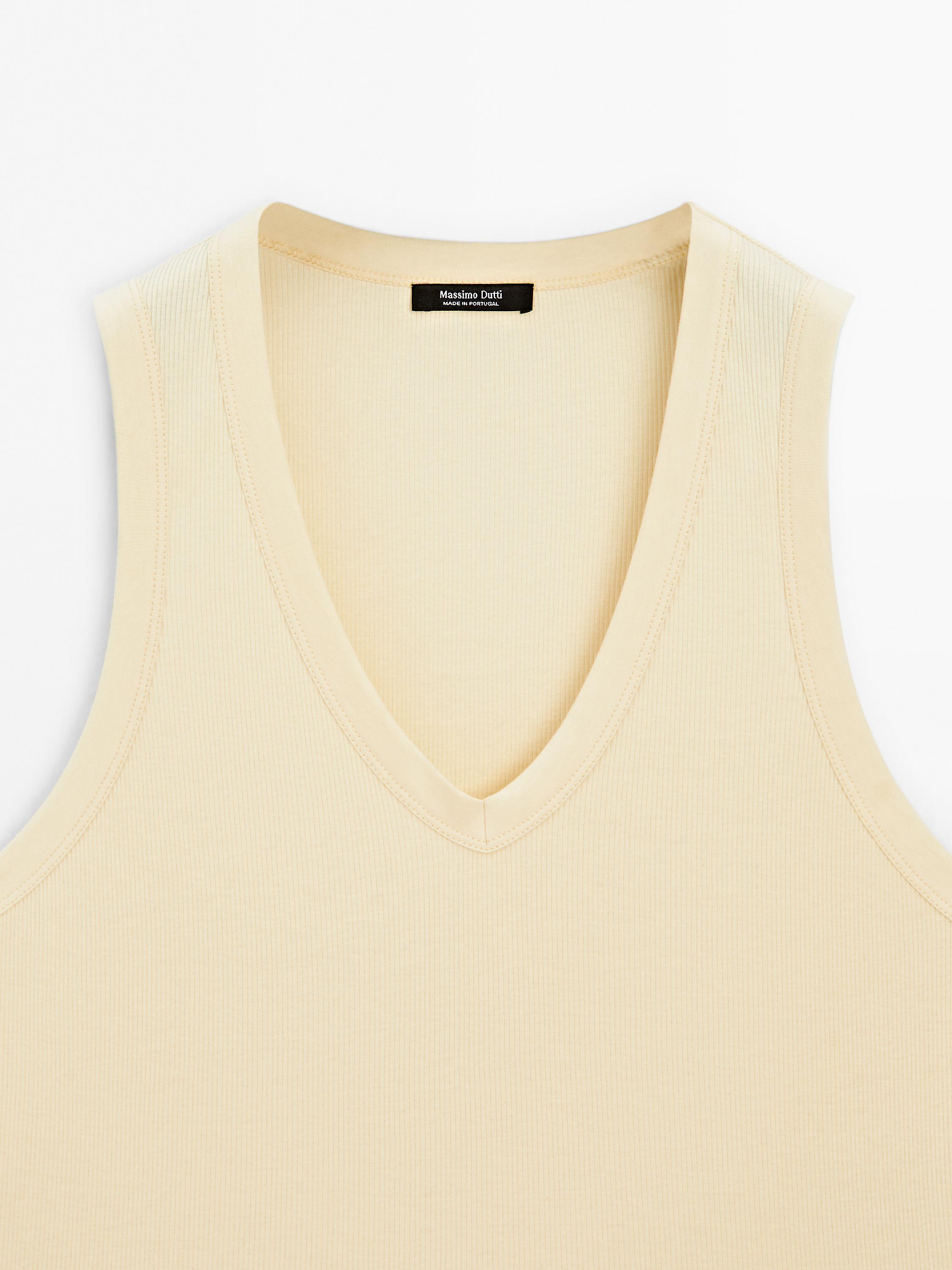Ribbed V-neck T-shirt